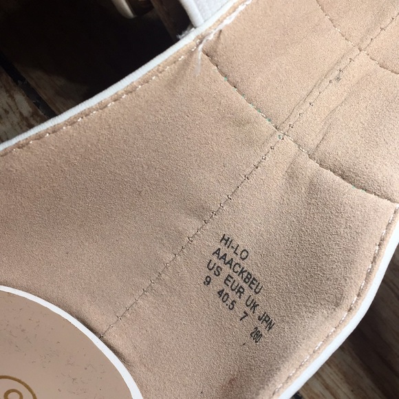 Dream Pairs Women’s White Platforms Sz 9 - Picture 5 of 7